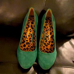 Jessica Simpson green heels size 7.5